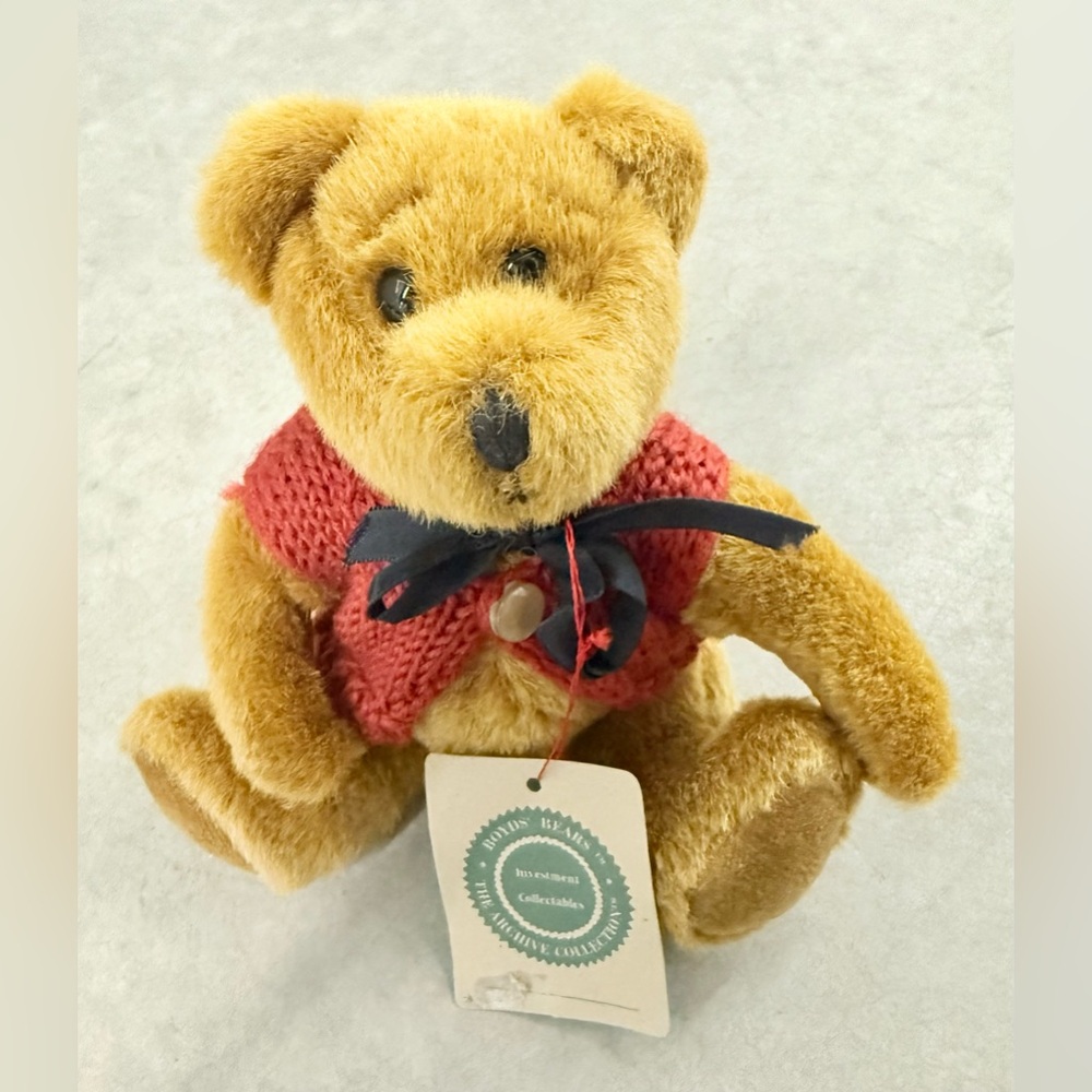 Boyd’s Bears Jointed 8” H  Plush Bear With Sweater And Bow. investment. NWT